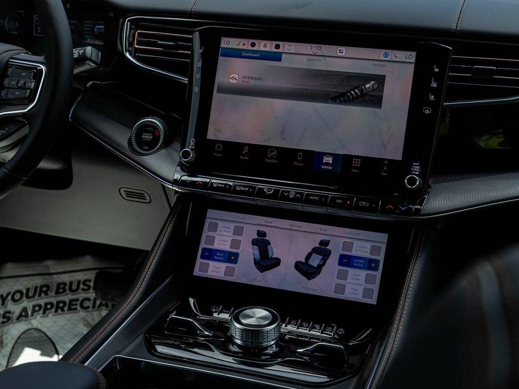 New 2026 Jeep Grand Wagoneer L Summit AWD/4WD image 18