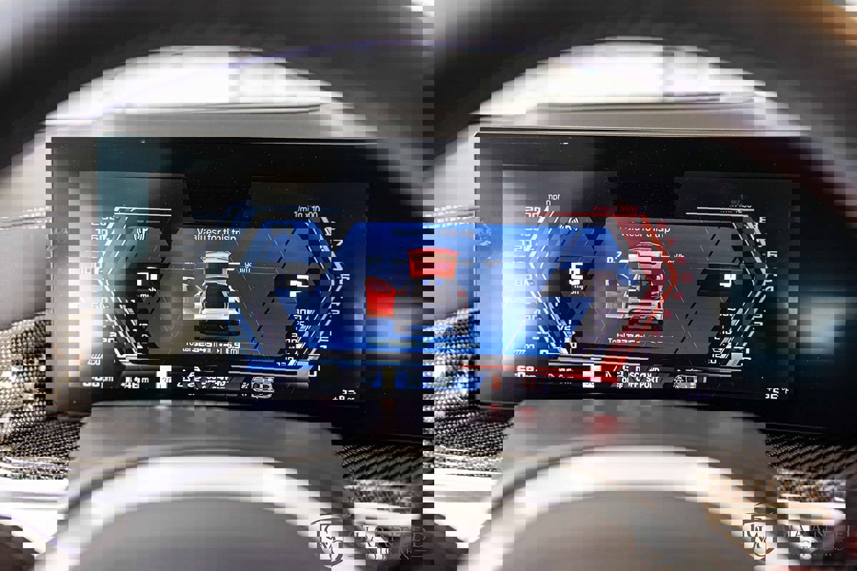 Used 2025 BMW X6 M Competition w/ Executive Package image 24