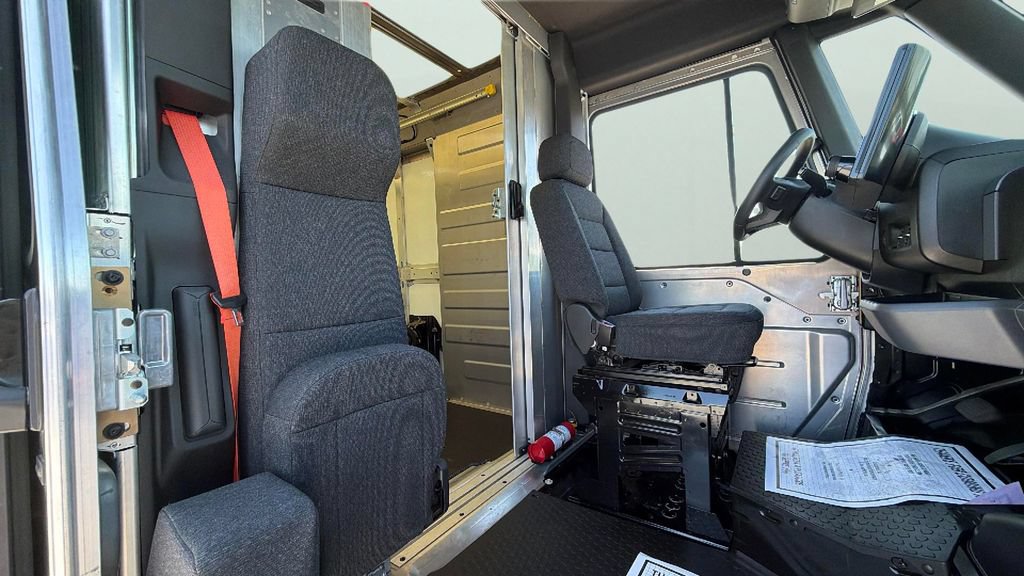 Used 2024 Chevrolet Brightdrop 400 w/ Commercial Equipment Package AWD/4WD image 30