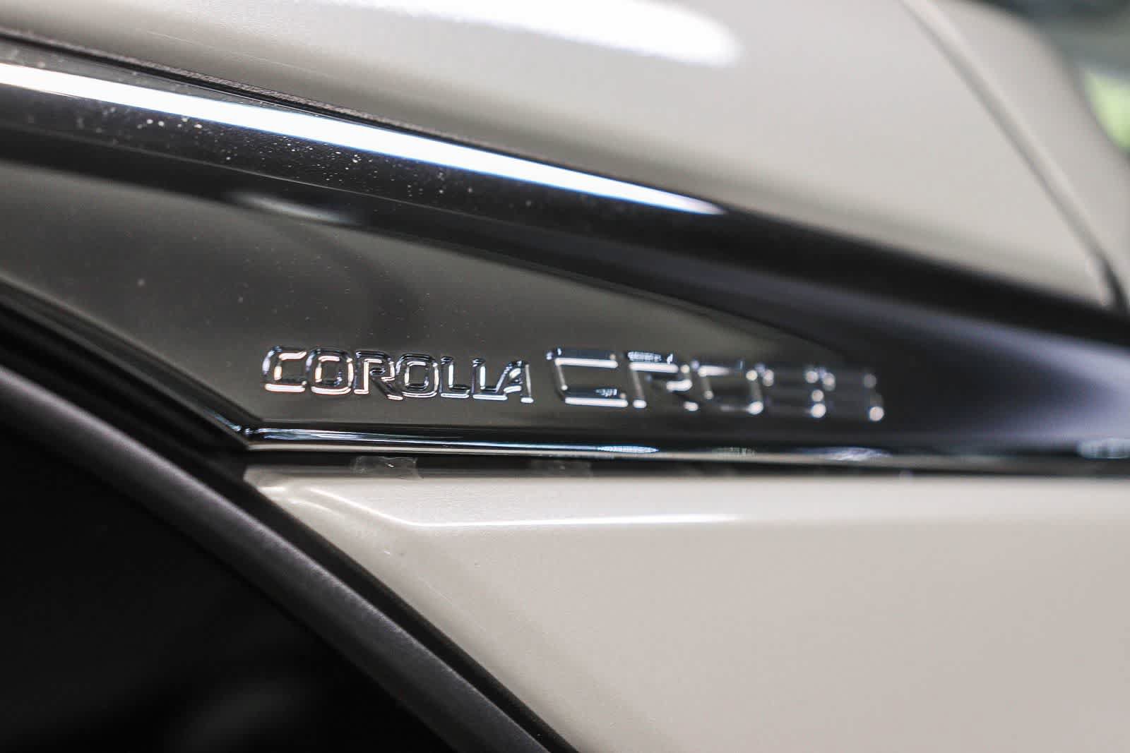 Used 2023 Toyota Corolla Cross XLE w/ Convenience Package FWD image 13