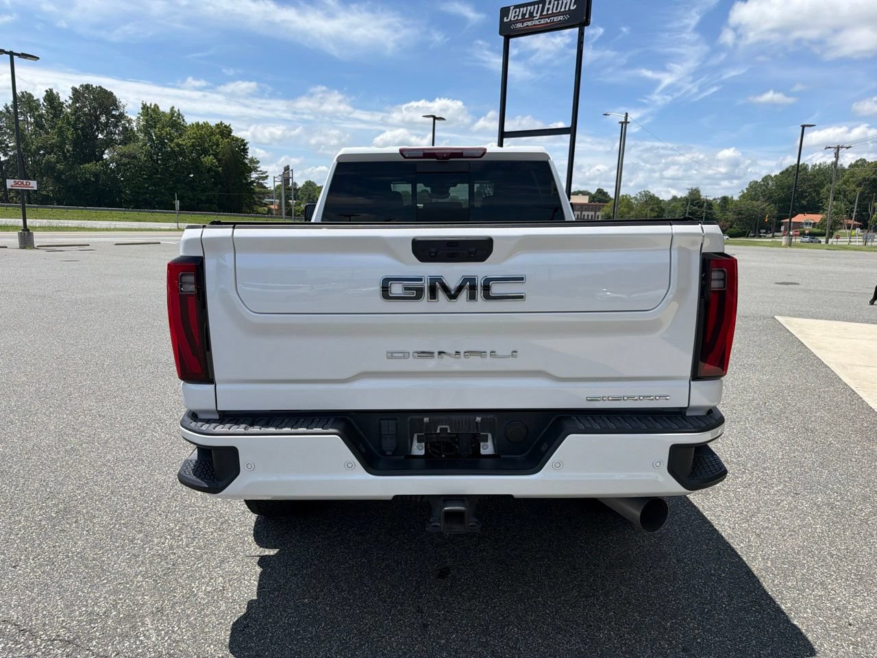 Used 2024 GMC Sierra 2500 Denali Ultimate AWD/4WD image 6