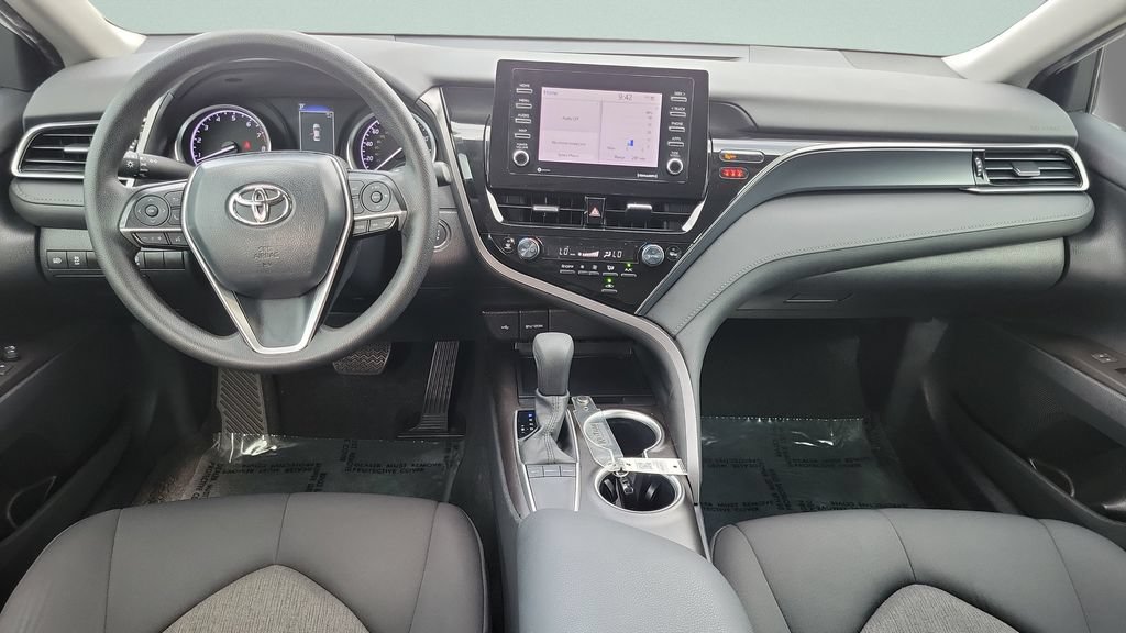 Used 2024 Toyota Camry LE w/ Convenience Package FWD image 10