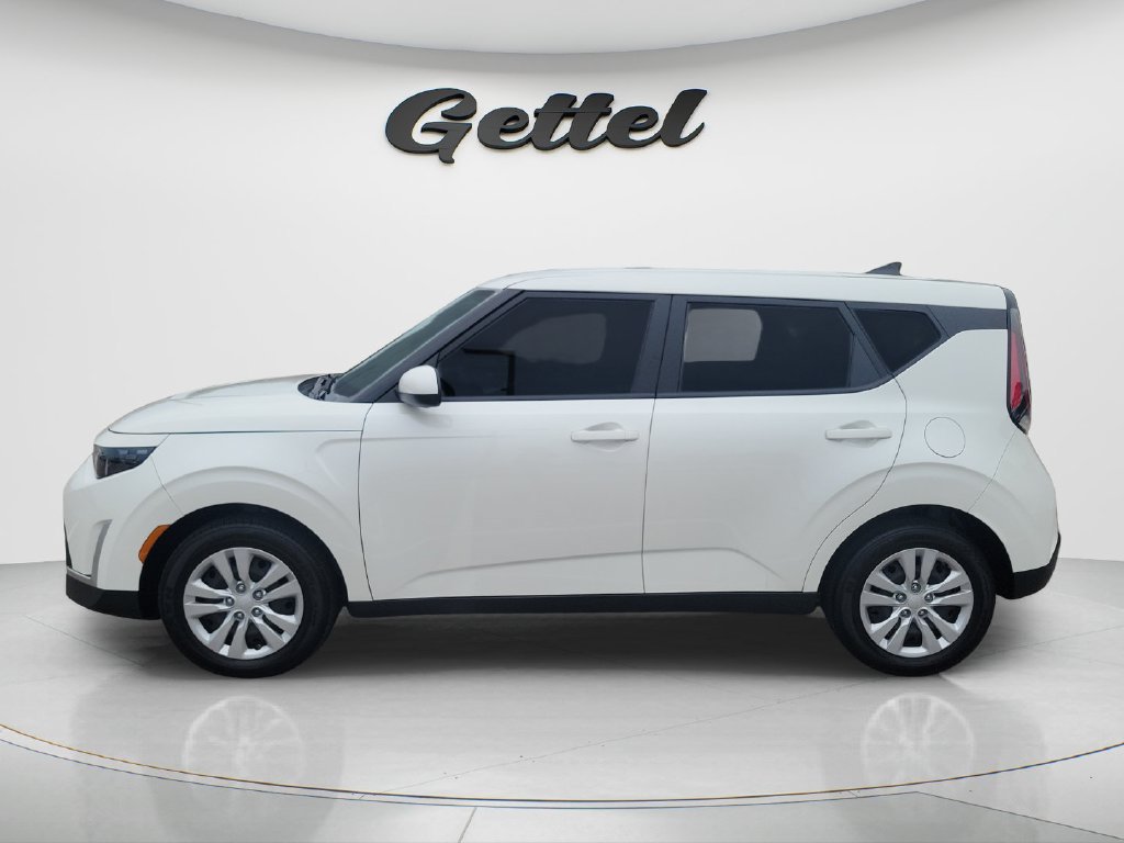 Used 2025 Kia Soul LX FWD image 8