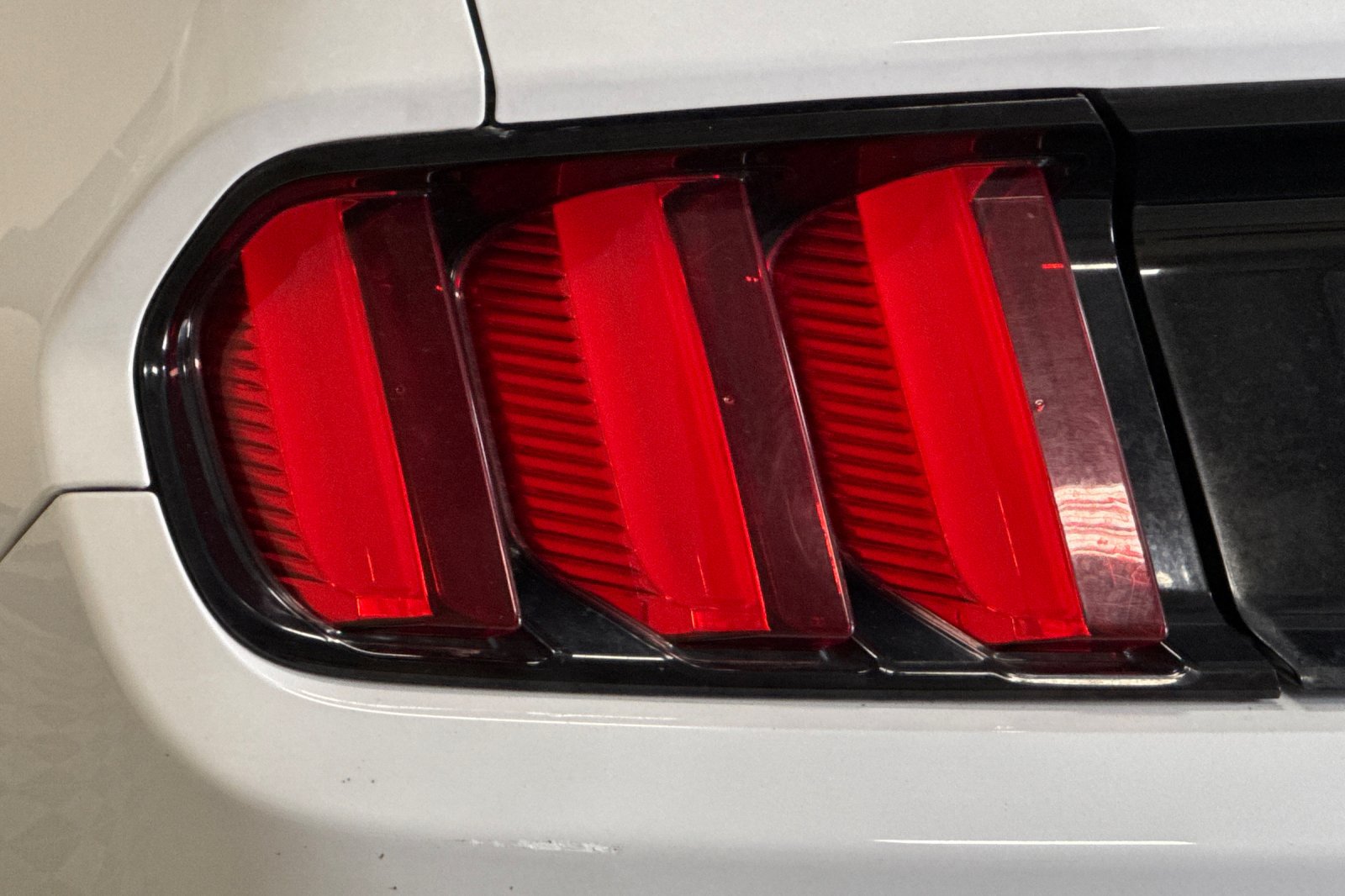 Used 2015 Ford Mustang Premium RWD image 46