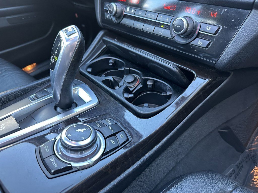 Used 2013 BMW 528i xDrive Sedan AWD/4WD image 38