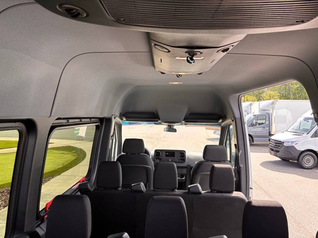 Used 2024 Mercedes-Benz Sprinter 2500 image 23