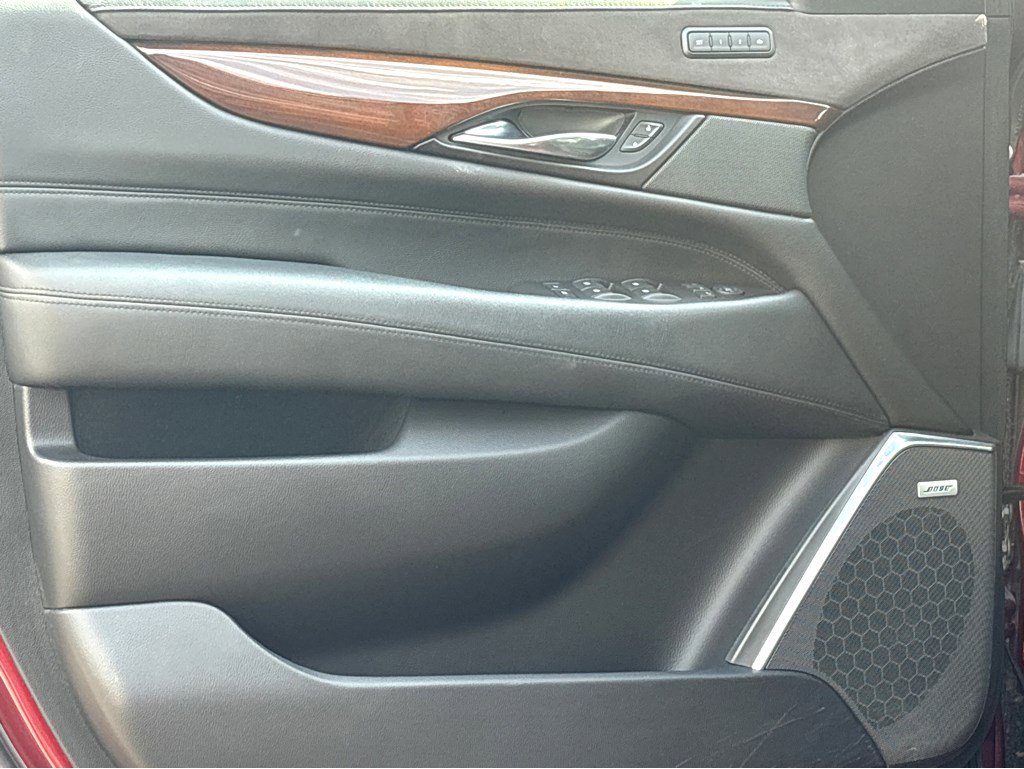 Used 2020 Cadillac Escalade Luxury image 22