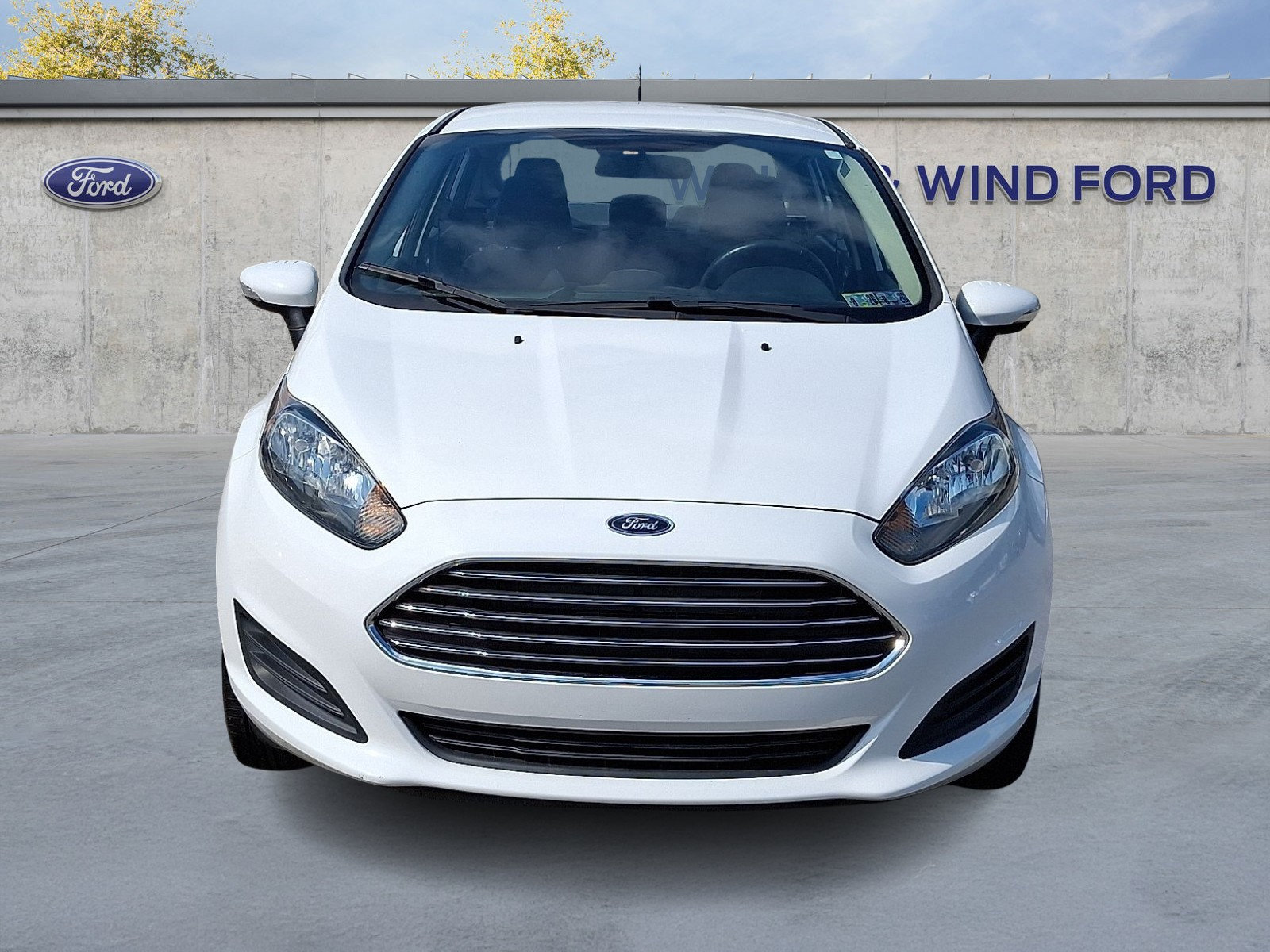 Used 2014 Ford Fiesta SE FWD image 2