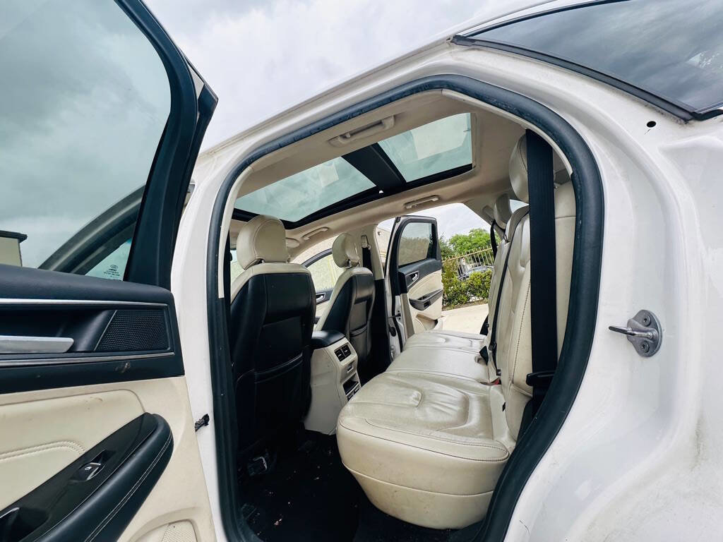 Used 2019 Ford Edge Titanium w/ Equipment Group 301A FWD image 15