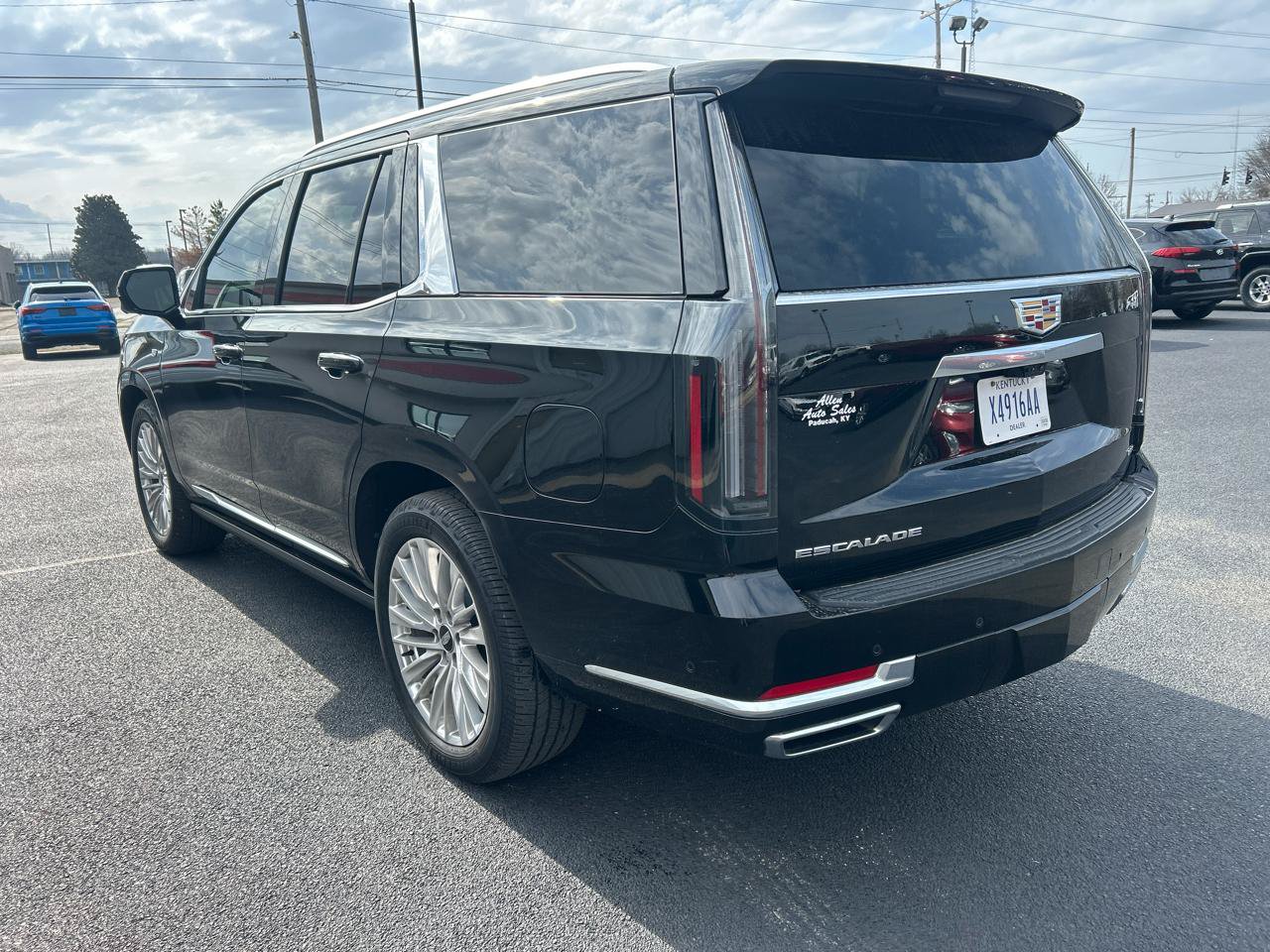 Used 2025 Cadillac Escalade Premium Luxury w/ Touring Package AWD/4WD image 7