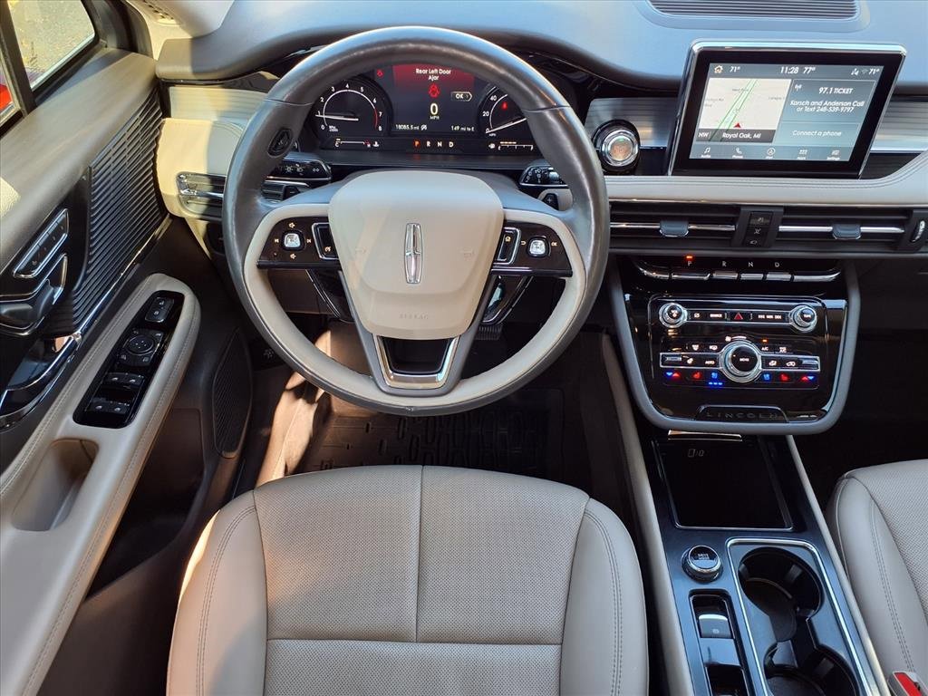 Used 2022 Lincoln Corsair AWD w/ Premium Package image 5