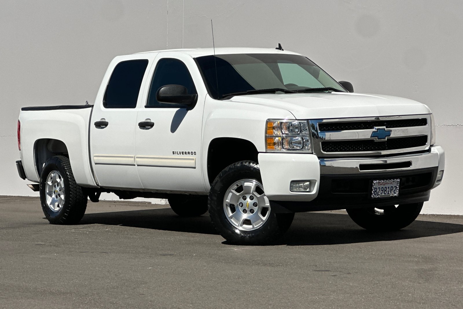 Used 2011 Chevrolet Silverado 1500 LT w/ All-Star Edition RWD image 2