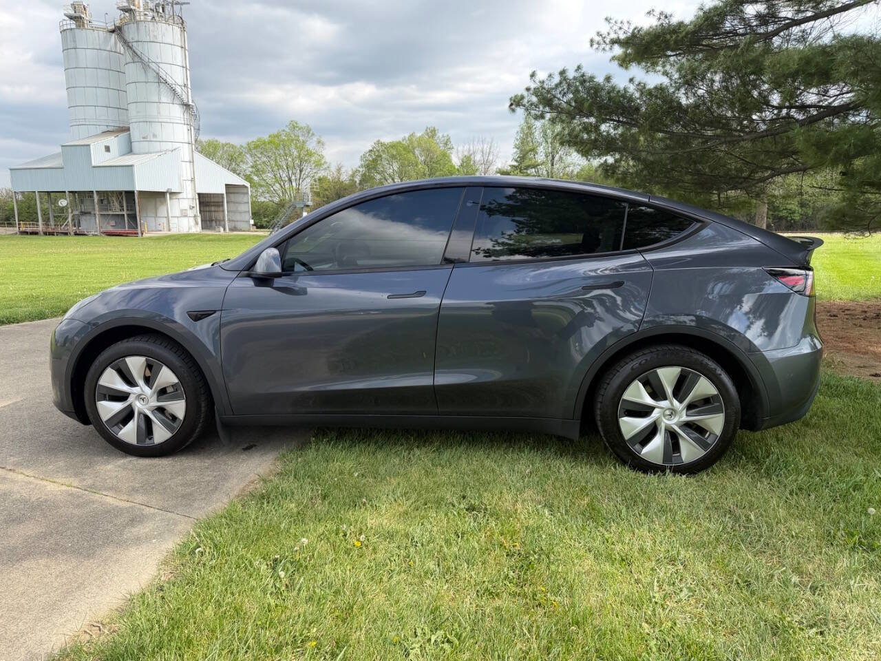 Used 2023 Tesla Model Y Long Range AWD/4WD image 8