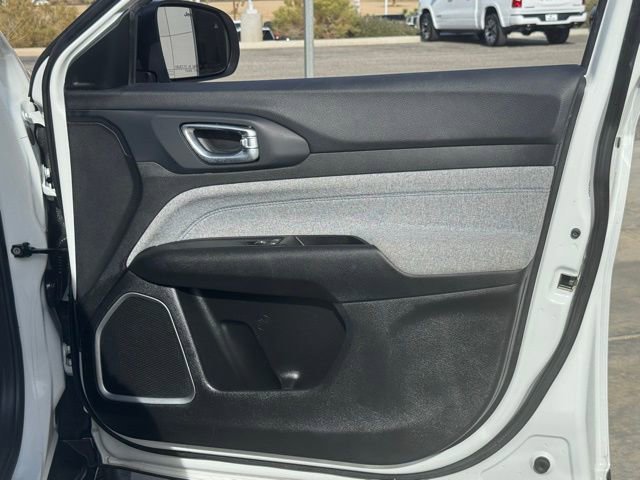 Used 2023 Jeep Compass Latitude image 38