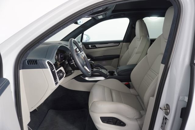 Used 2022 Porsche Cayenne Turbo AWD/4WD image 9