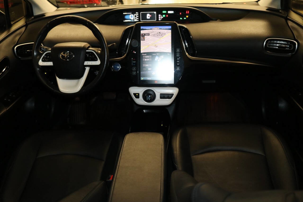 Used 2017 Toyota Prius Prime Advanced image 15