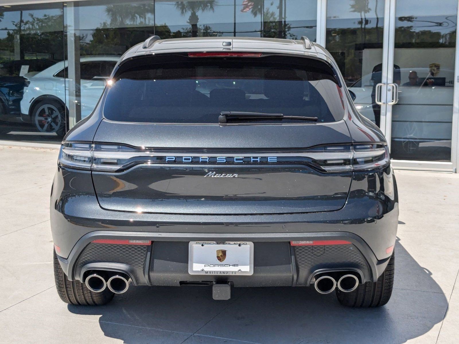Certified 2025 Porsche Macan image 10