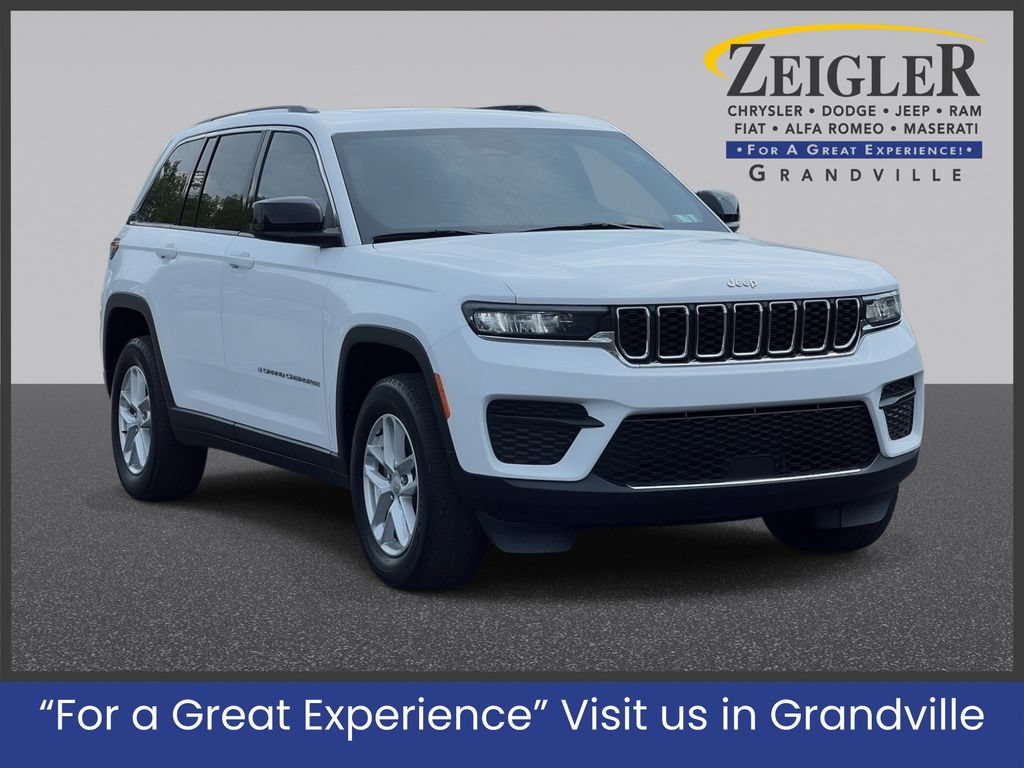 Certified 2023 Jeep Grand Cherokee Laredo AWD/4WD image 1