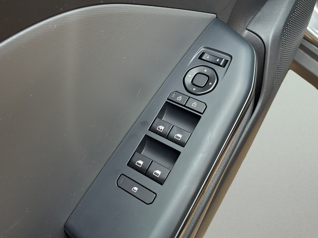 Used 2025 Kia K4 FWD image 21