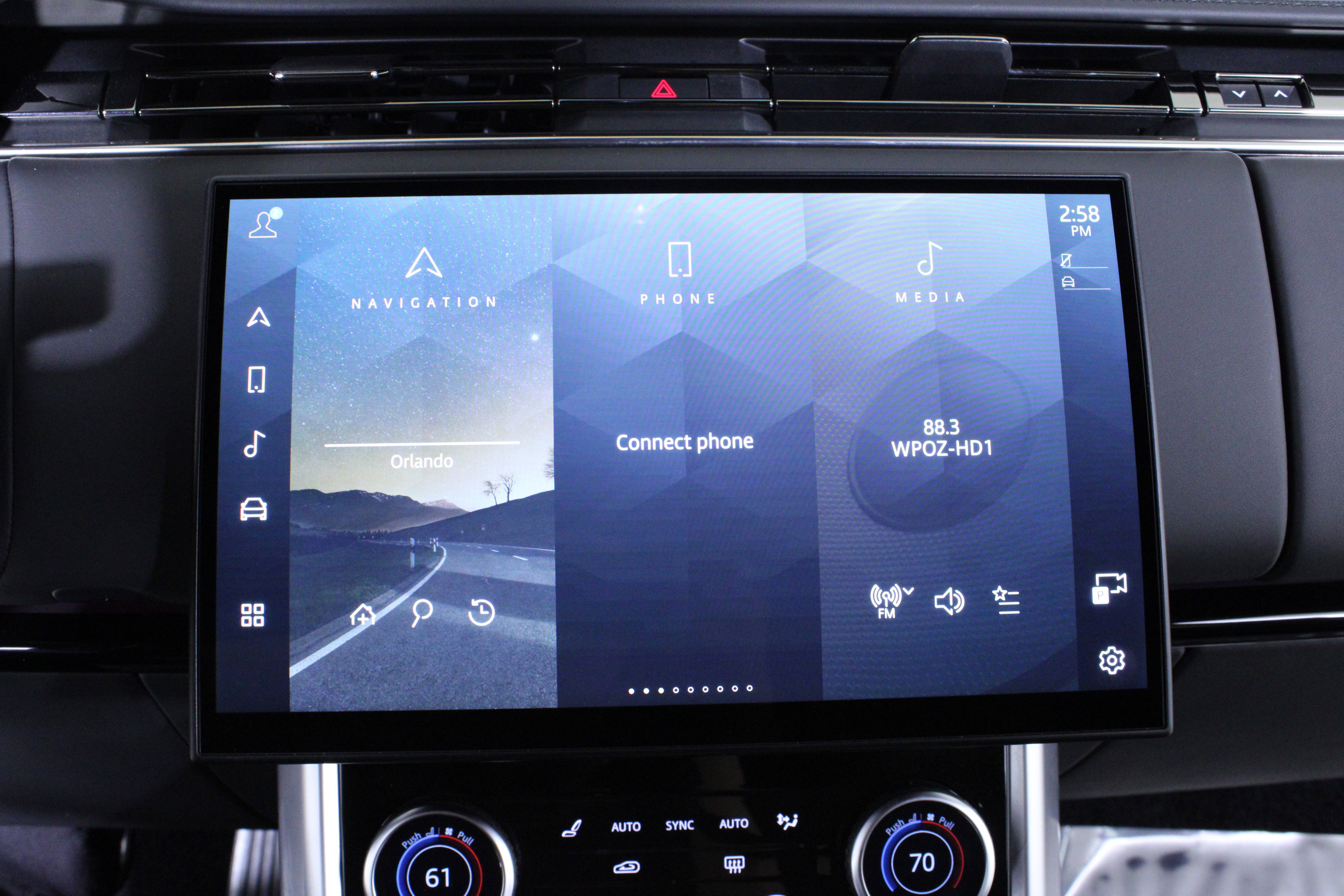 Used 2023 Land Rover Range Rover SE image 26