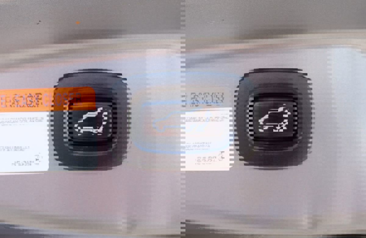 Used 2020 Mitsubishi Outlander SE image 23