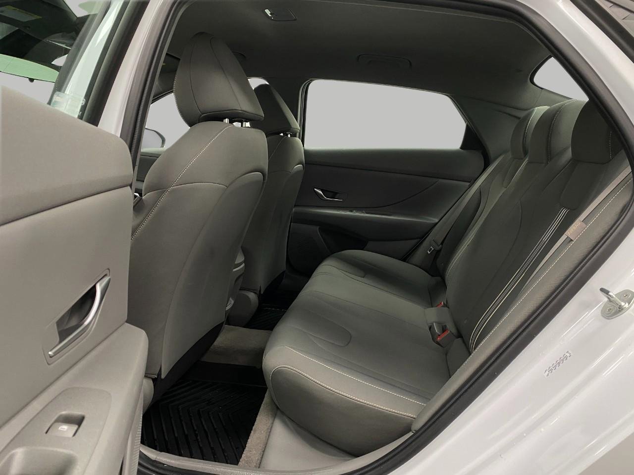 Certified 2024 Hyundai Elantra SEL FWD image 27