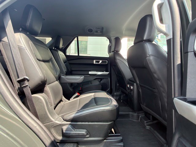 Used 2022 Ford Explorer XLT w/ Equipment Group 202A AWD/4WD image 36
