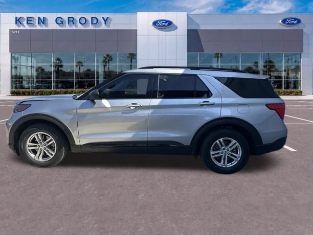 Used 2023 Ford Explorer XLT RWD image 5