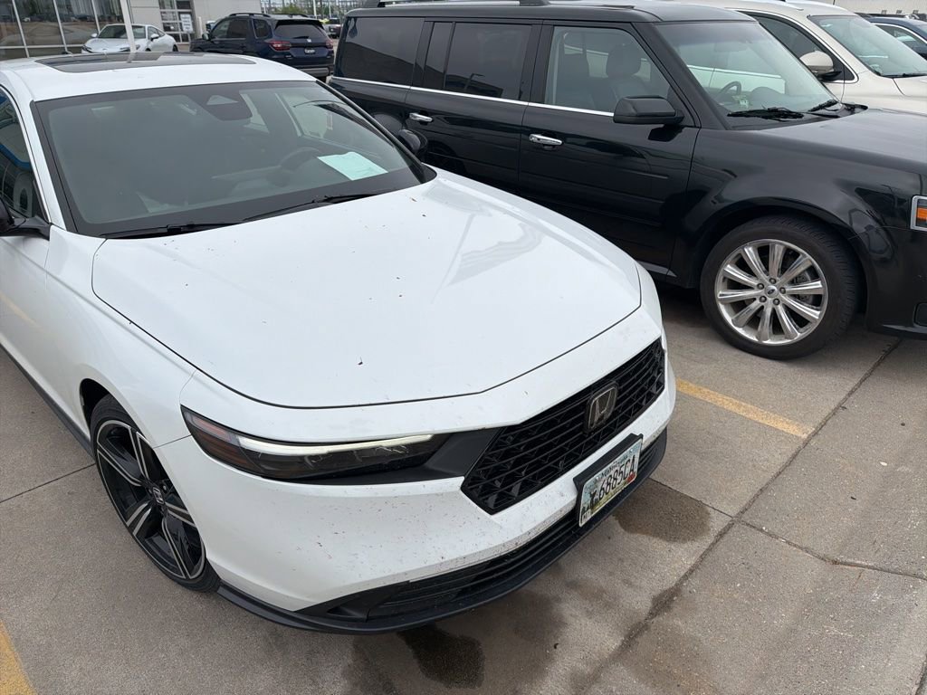 Used 2023 Honda Accord Sport image 3