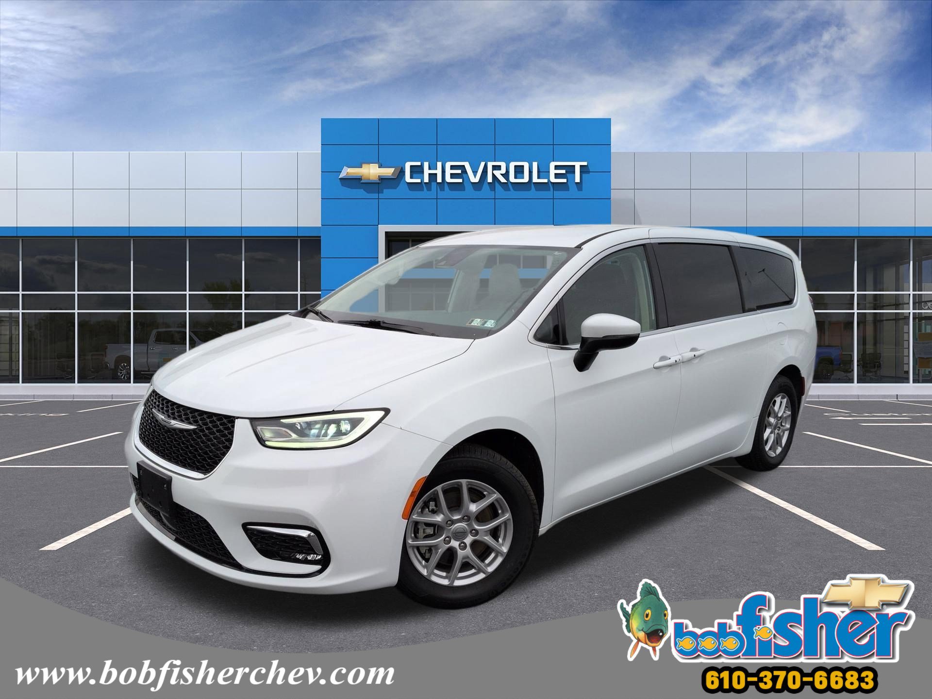 Used 2023 Chrysler Pacifica Touring-L image 1