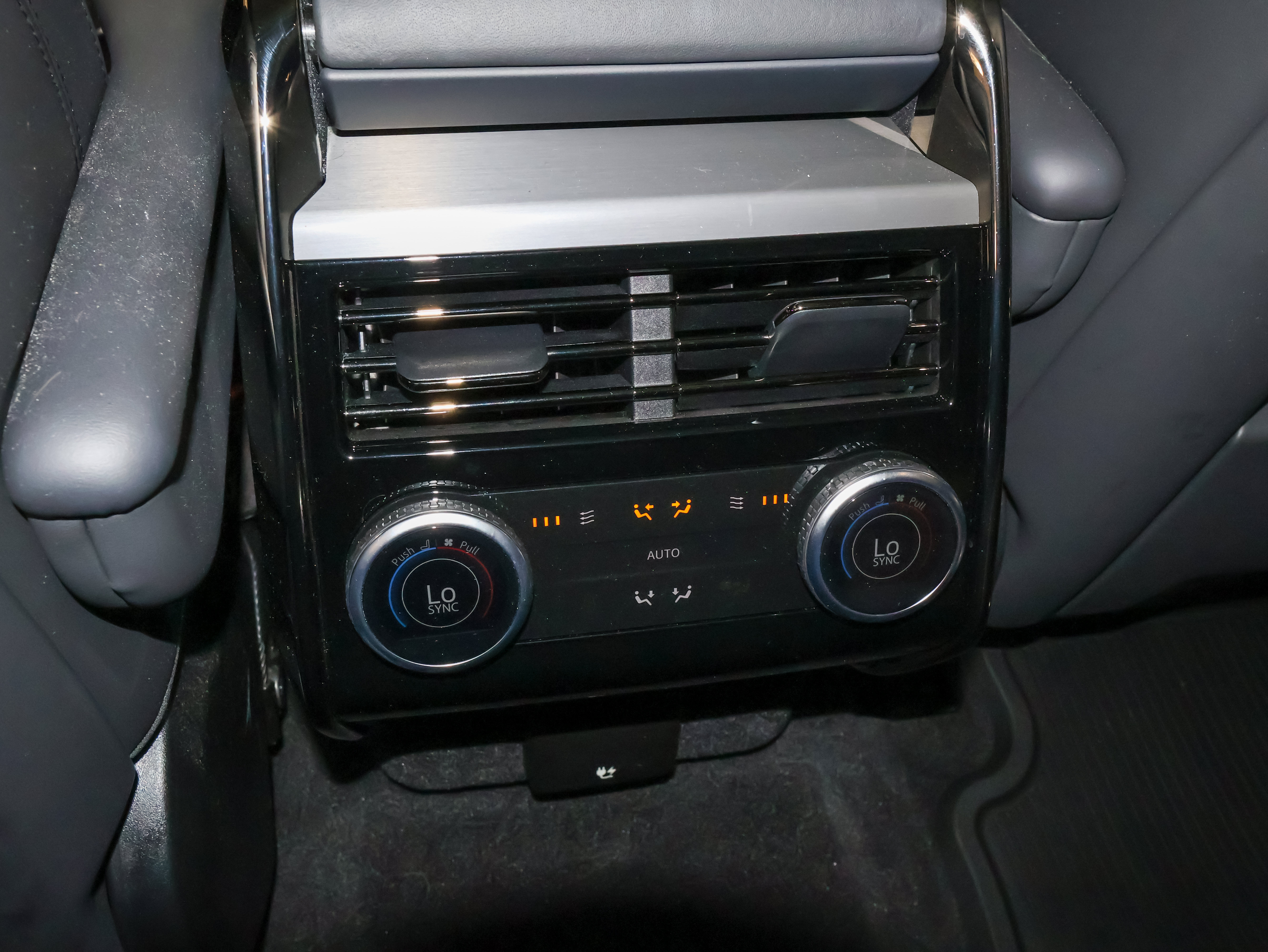Used 2024 Land Rover Range Rover Sport Dynamic SE AWD/4WD image 26