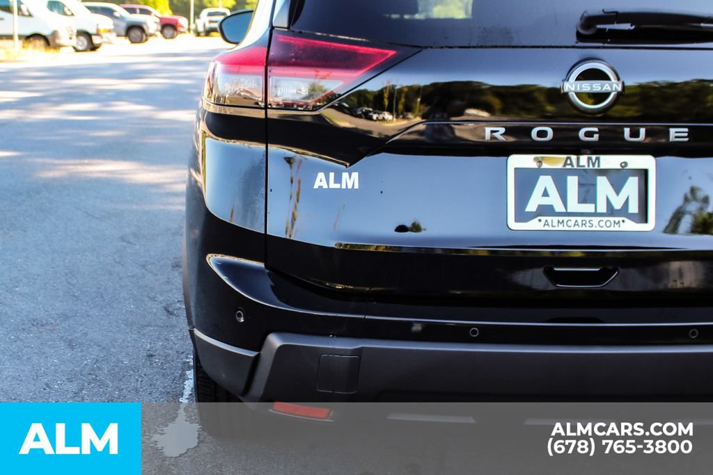 Used 2024 Nissan Rogue S FWD image 12