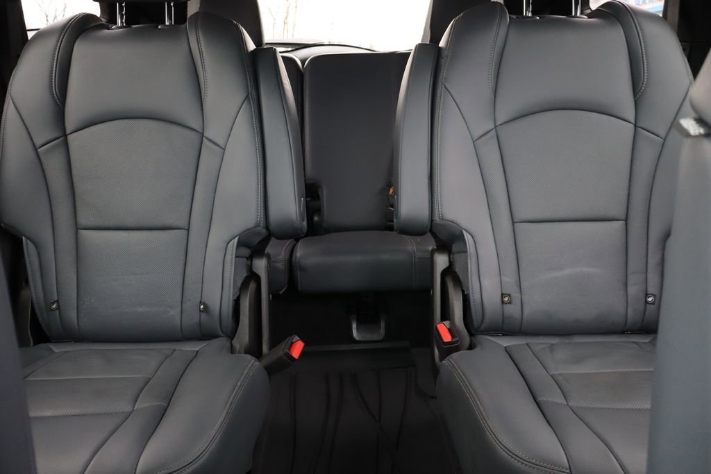 Used 2024 Buick Enclave Essence w/ LPO, Floor Liner Package image 35