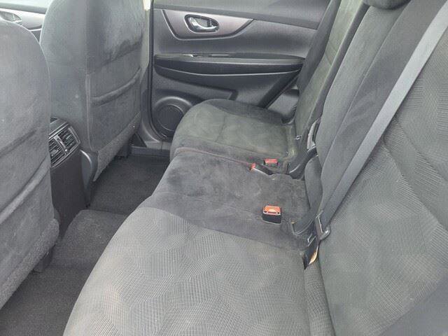 Used 2016 Nissan Rogue S w/ S Family Package FWD image 27