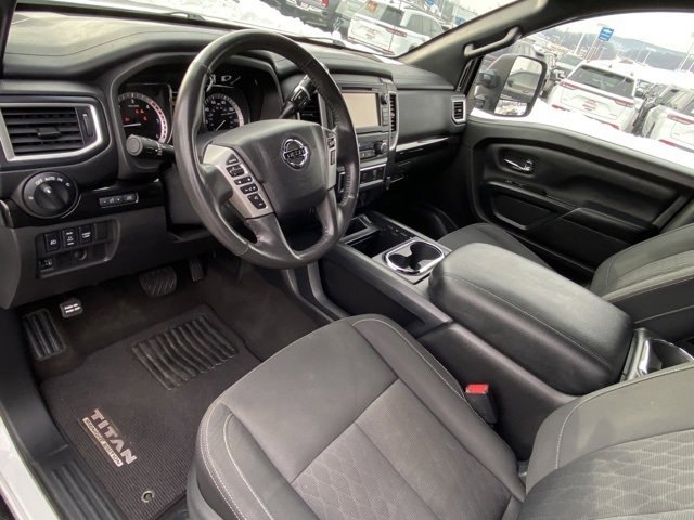 Used 2018 Nissan Titan SV w/ SV Convenience Package image 12