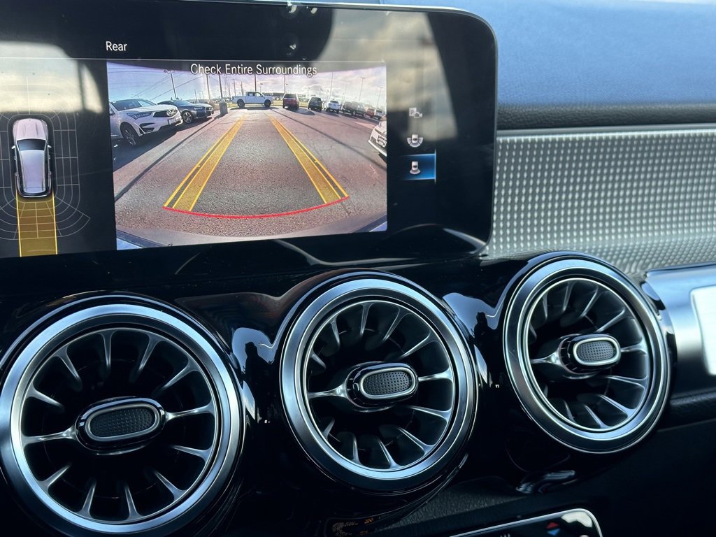 Used 2023 Mercedes-Benz EQB 300 4MATIC image 20