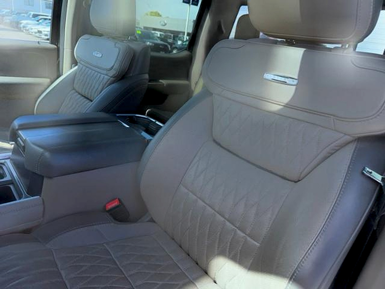 Used 2025 Ford F350 Platinum w/ Platinum Plus Package AWD/4WD image 15