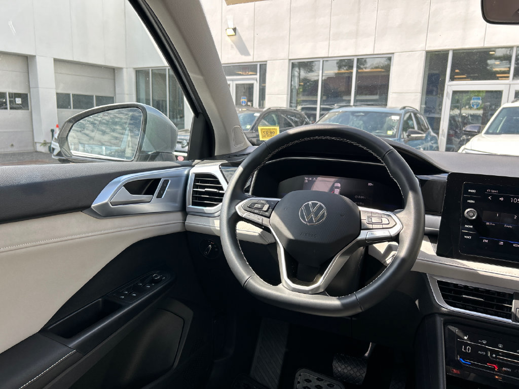 Used 2025 Volkswagen Taos SE AWD/4WD image 26