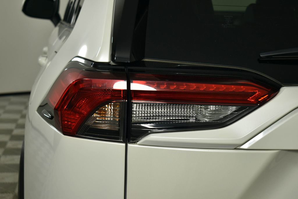 Certified 2022 Toyota RAV4 XLE Premium image 21