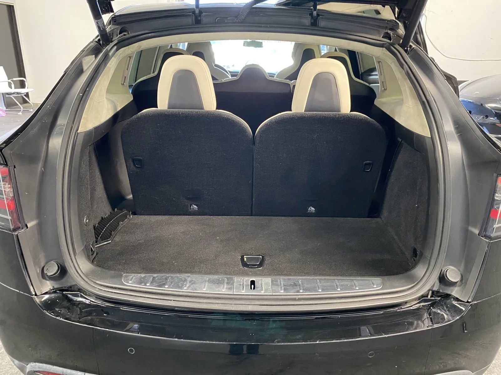 Used 2017 Tesla Model X 75D AWD/4WD image 8