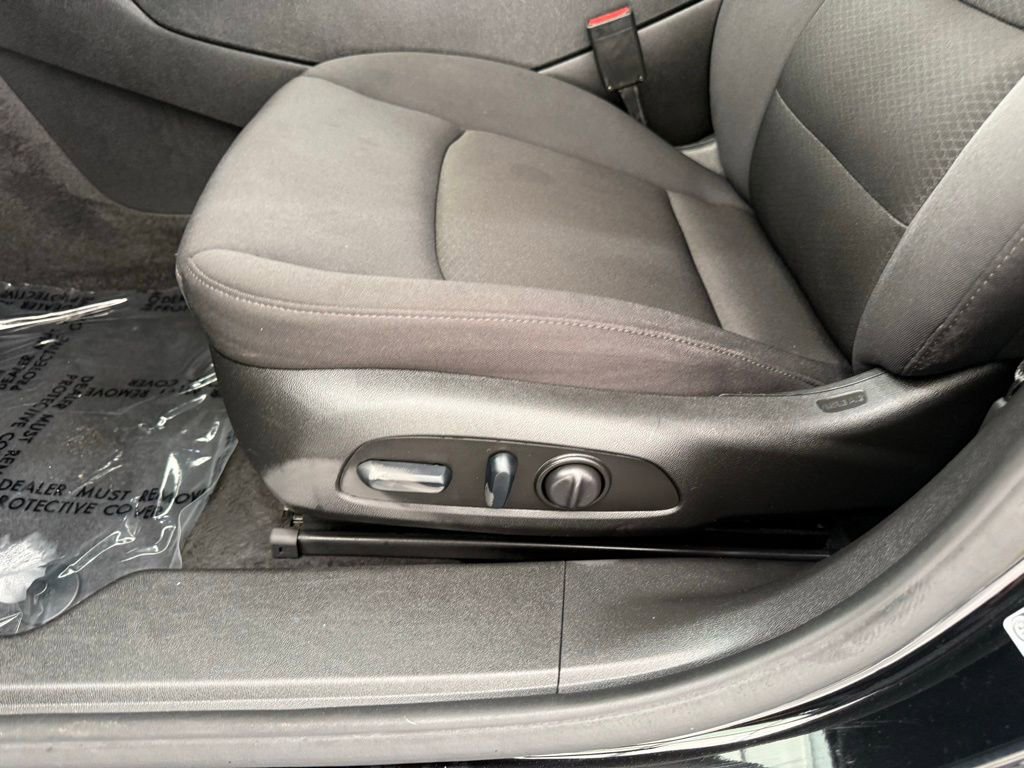 Used 2025 Chevrolet Malibu LT FWD image 13