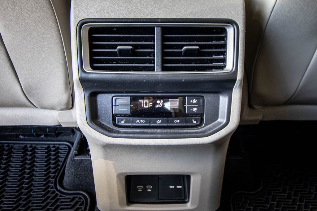 Used 2024 Volkswagen Atlas SEL Premium R-Line image 34