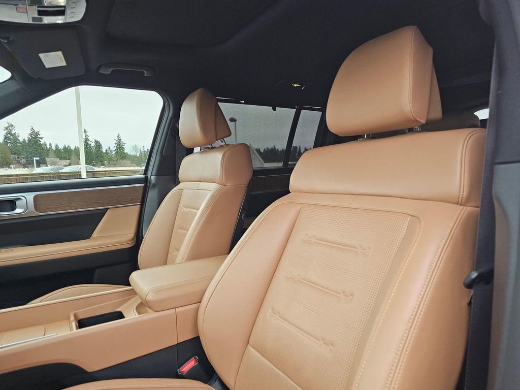 Used 2025 Hyundai Santa Fe Limited w/ Tow & Go Package image 25