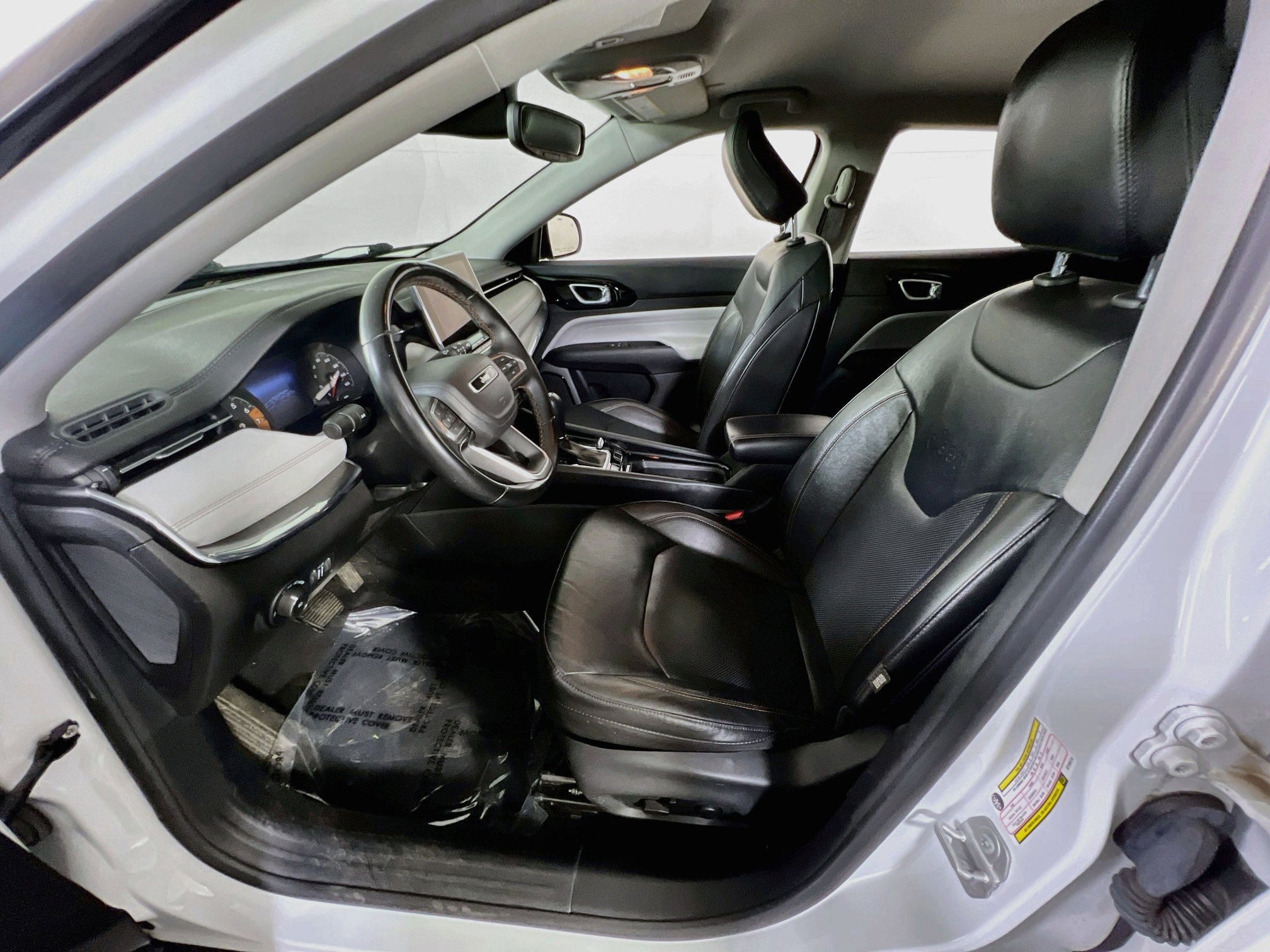 Used 2022 Jeep Compass Limited image 19