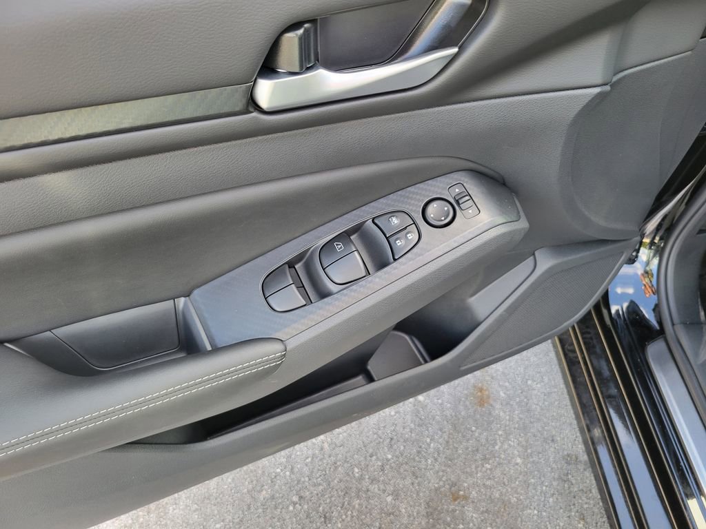 Used 2025 Nissan Altima 2.5 SV w/ SV Special Edition Package image 17