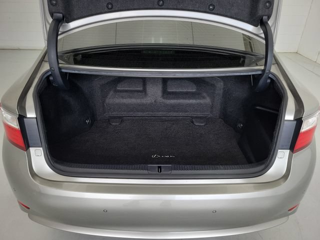 Used 2015 Lexus ES 300h w/ Navigation System Package FWD image 10