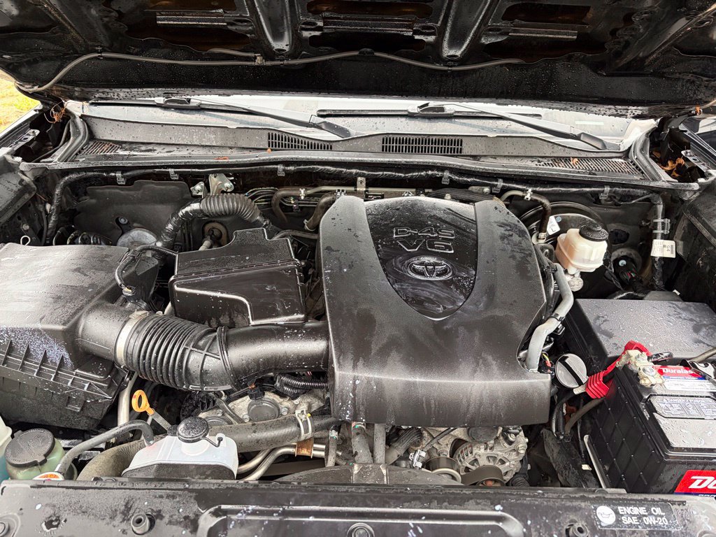Used 2019 Toyota Tacoma TRD Sport w/ TRD Premium Sport Package AWD/4WD image 22