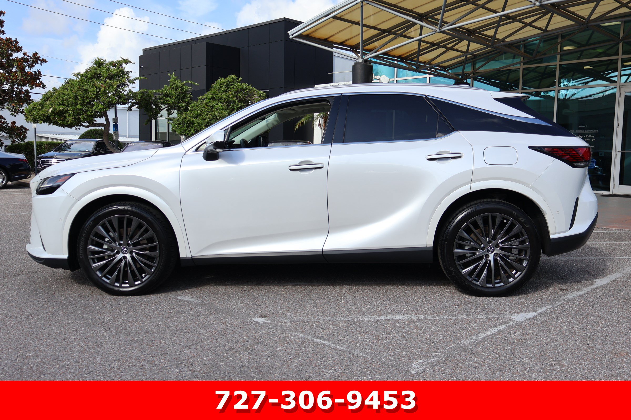 Used 2023 Lexus RX 350 FWD w/ Accessory Package image 6