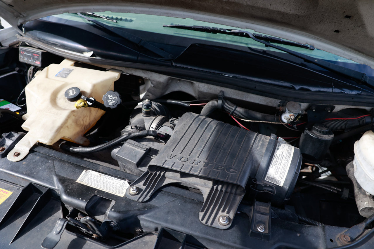 Used 2004 Chevrolet Express 3500 image 39