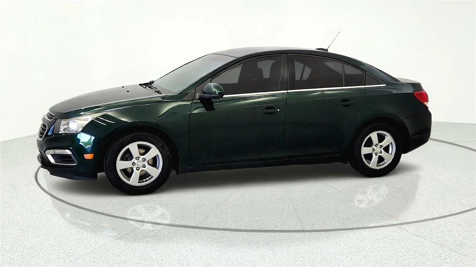 Used 2015 Chevrolet Cruze LT FWD image 3